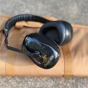 Winchester Black Noise-Cancelling Headphones